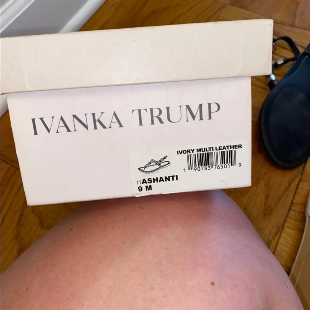 Ivanka Trump Ashanti Ivory Thong Sandal size 9 - Picture 4 of 4